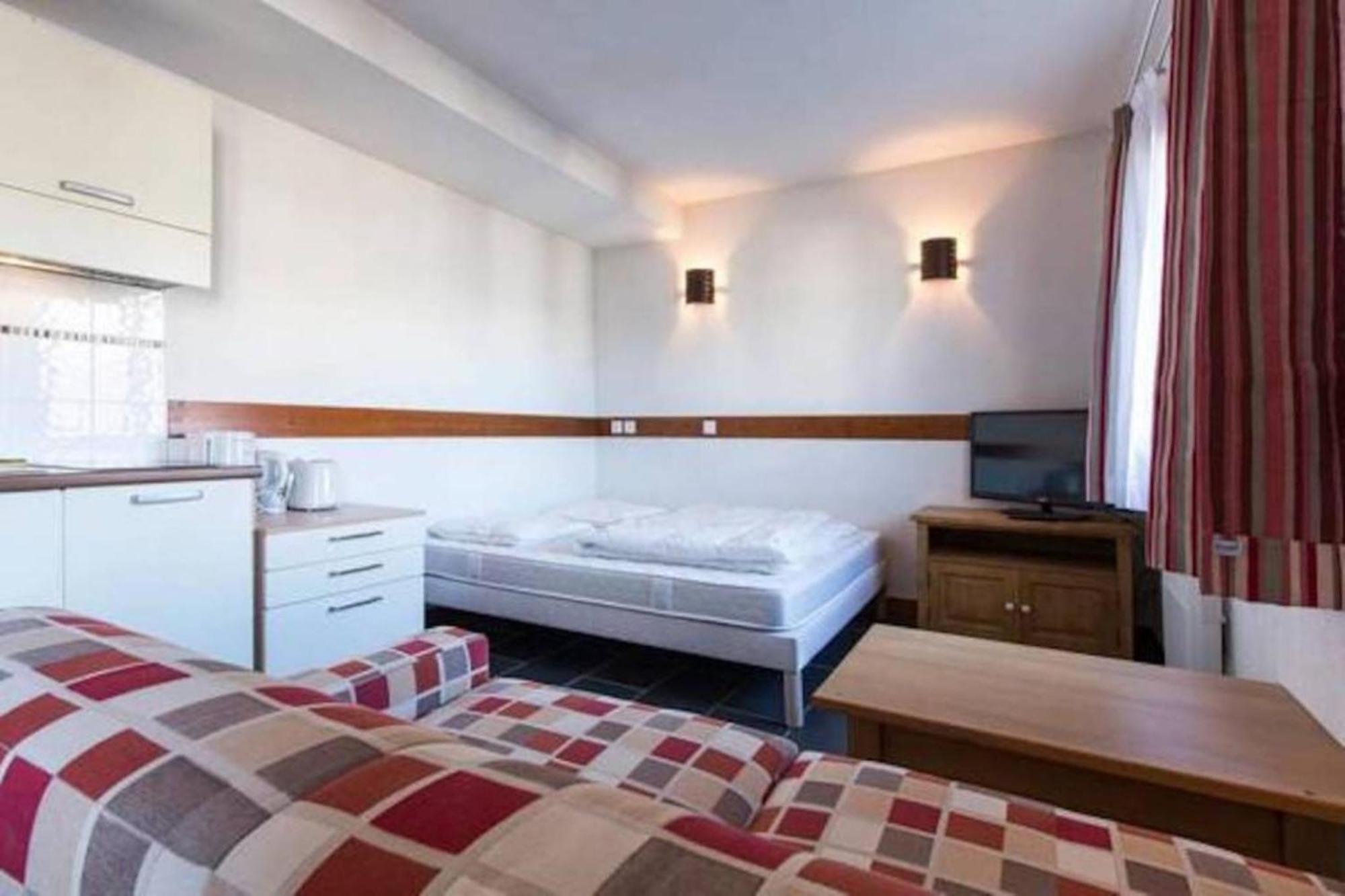 Les Aiguilles De Warens Aparthotel Combloux Bagian luar foto