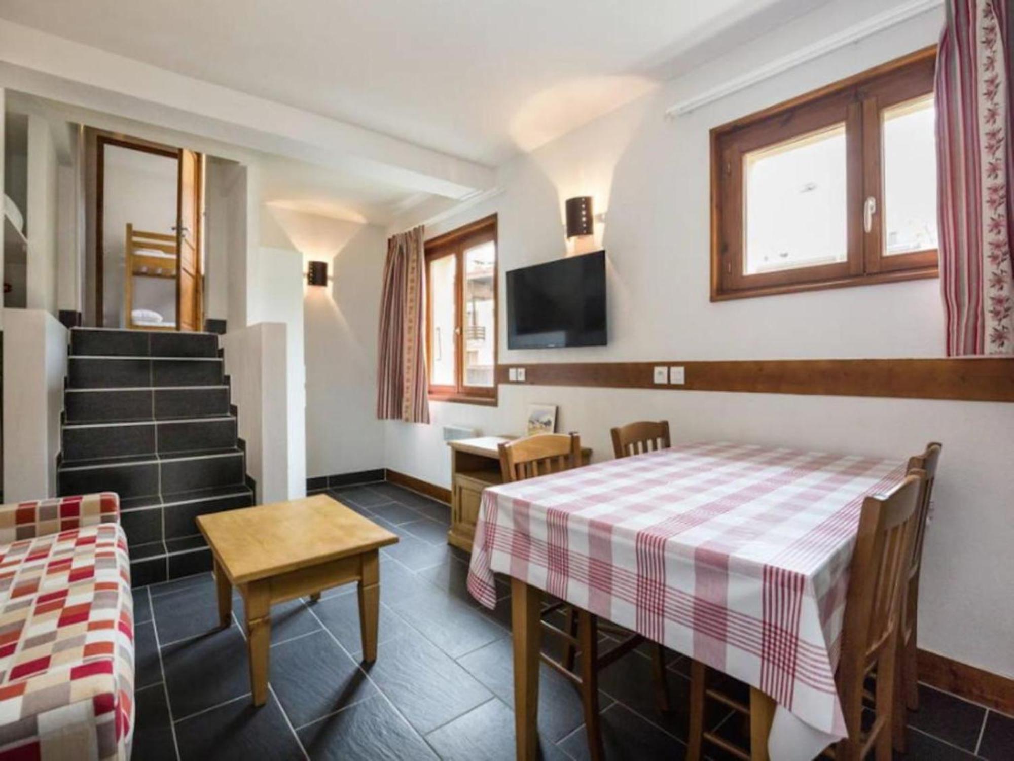 Les Aiguilles De Warens Aparthotel Combloux Bagian luar foto