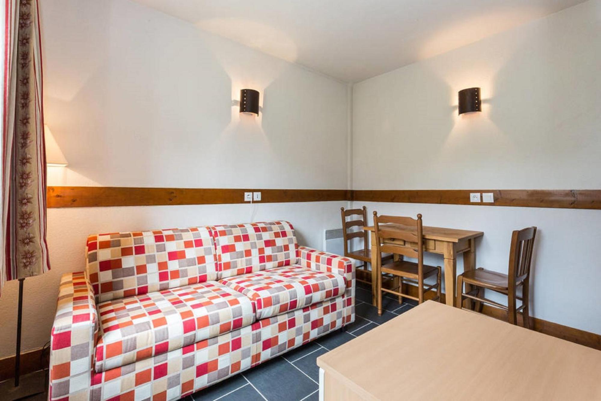 Les Aiguilles De Warens Aparthotel Combloux Bagian luar foto