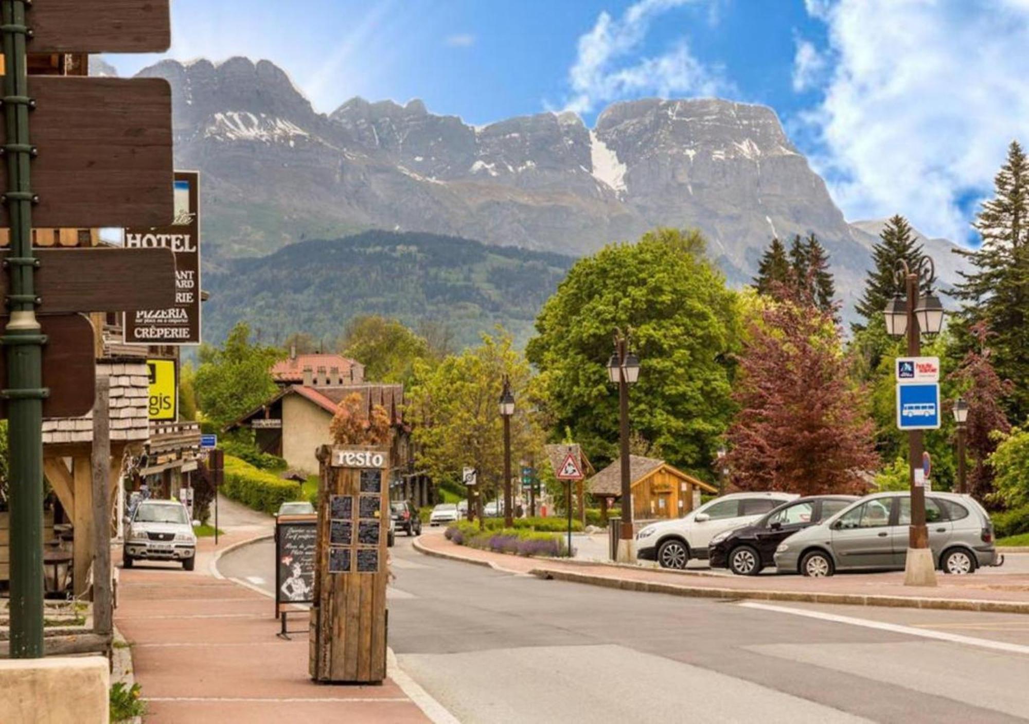 Les Aiguilles De Warens Aparthotel Combloux Bagian luar foto